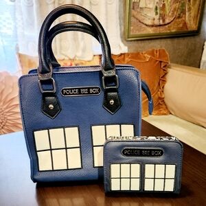Doctor Who Tardis Police Box Juniors Mini Brief Handbag and Wallet